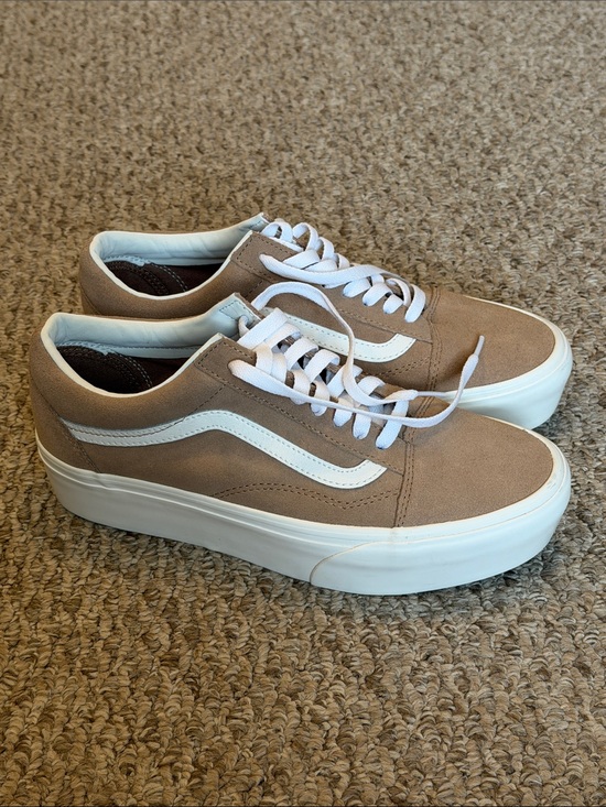 Vans Shoes - NWOT Vans Platform Sneakers in Tan with White Stripe